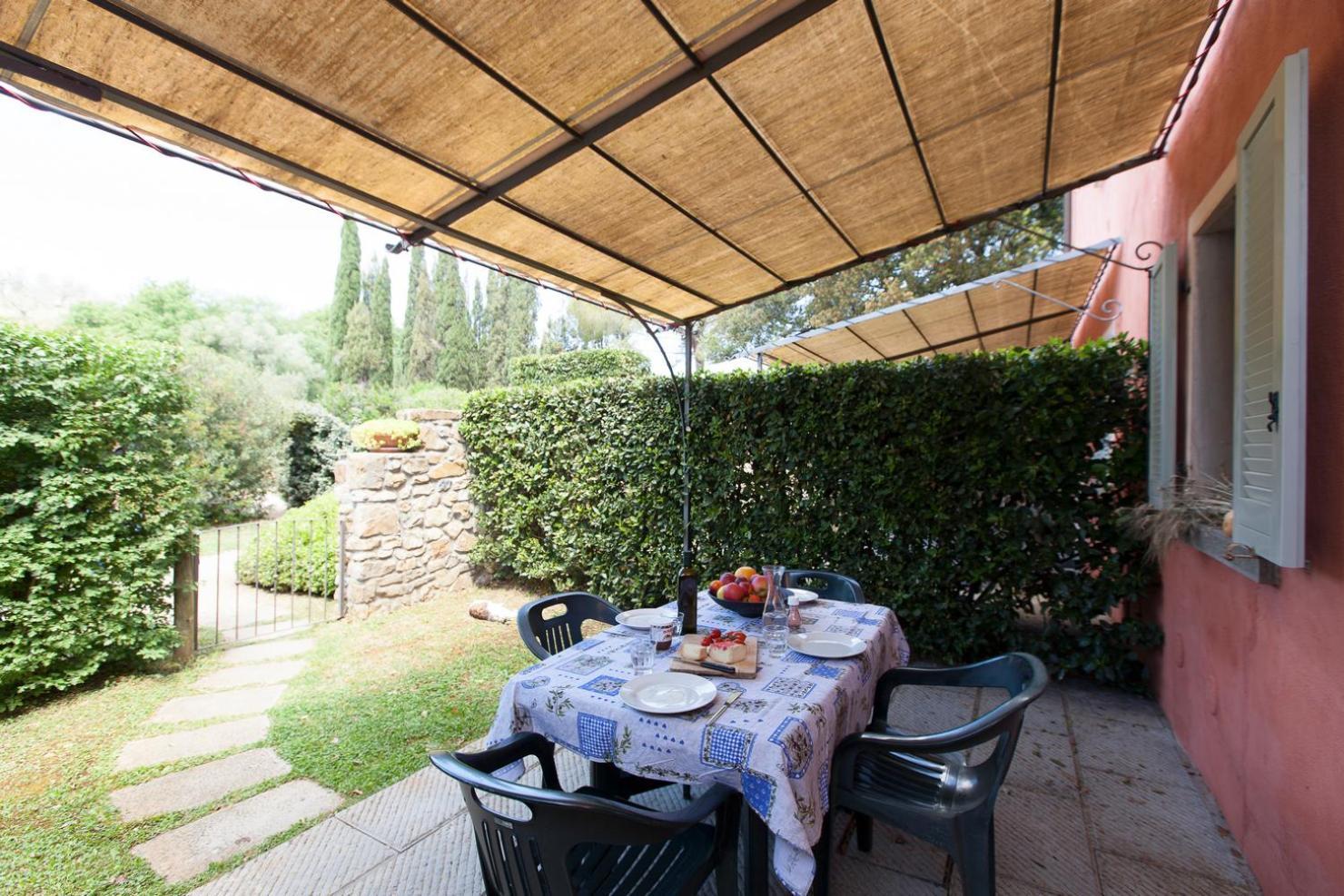 Agriturismo Bio Podere Doganelle Giuncarico Exterior foto